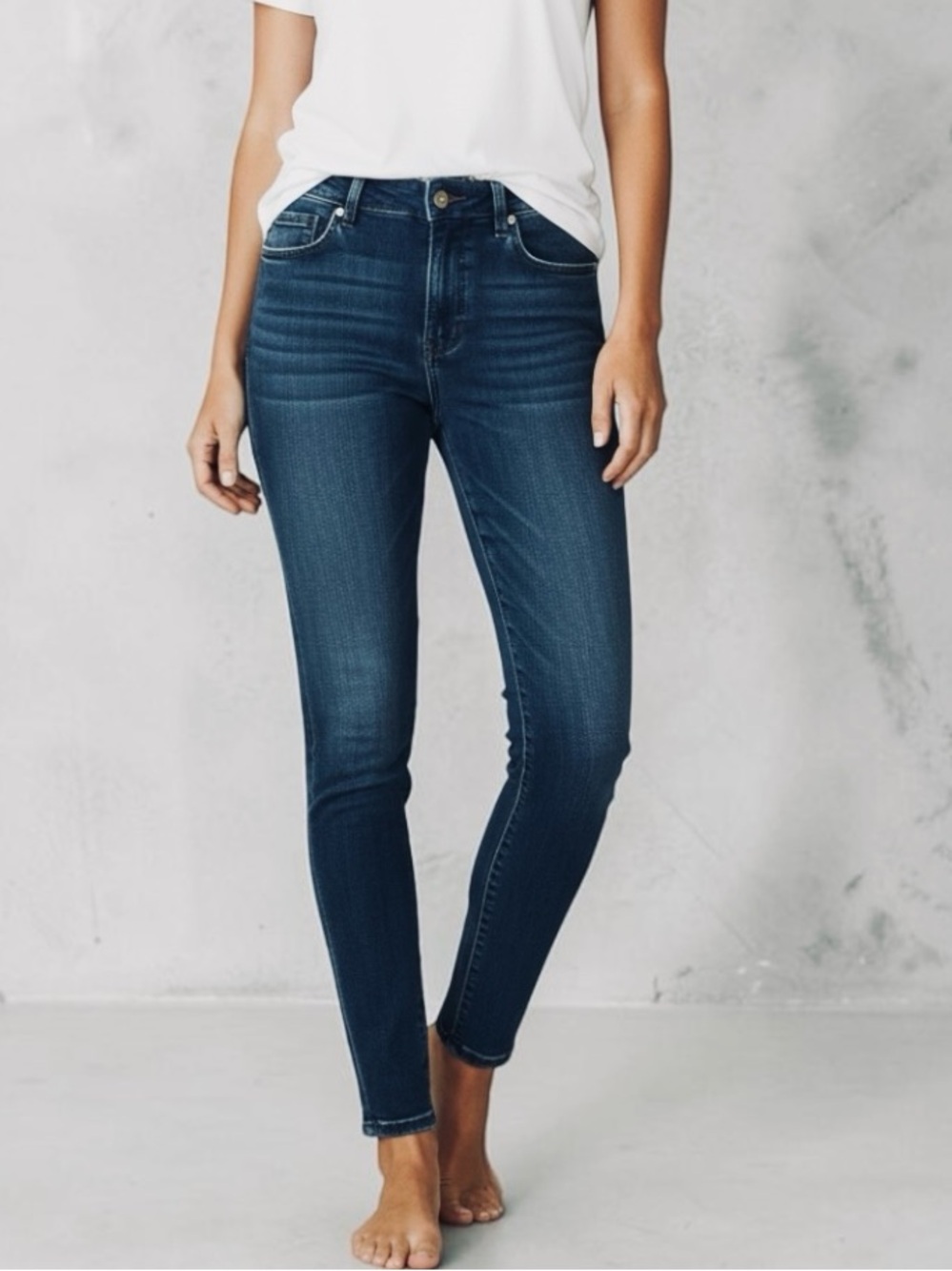 Express Zelda Women's Dark Blue Stretch Skinny Jeans